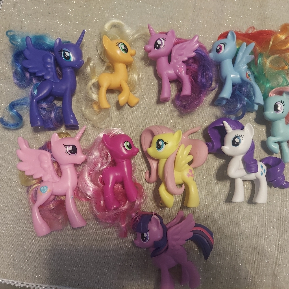 10 little ponies